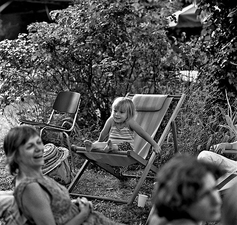 Veronique & Daughter - Concise